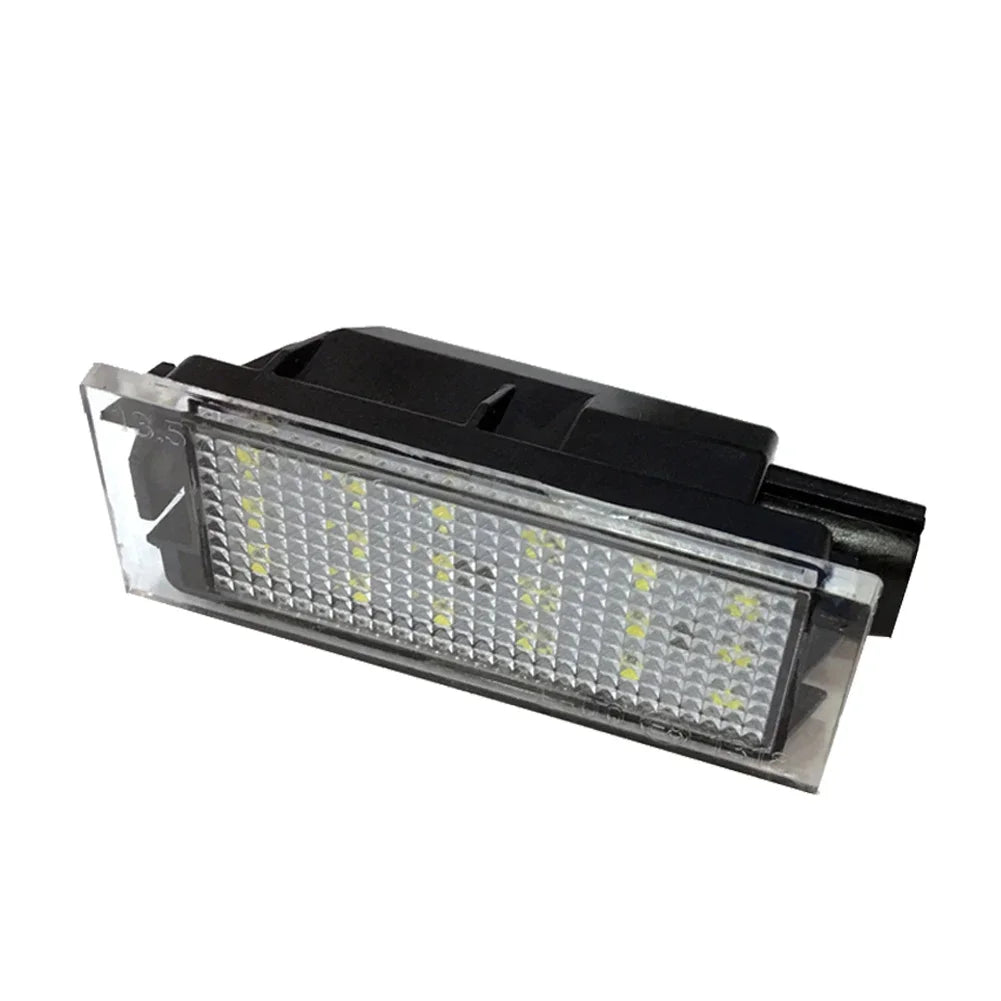 *Éclairage LED Plaque d'Immatriculation pour Renault (Megane 2/3/4, Clio 3/4, Laguna 2/3, Espace 4/5, Twingo, Master, Vel Satis) - 18 LED Blanc 6500K - 12V 3W - Lot de 1 ou 2 pièces