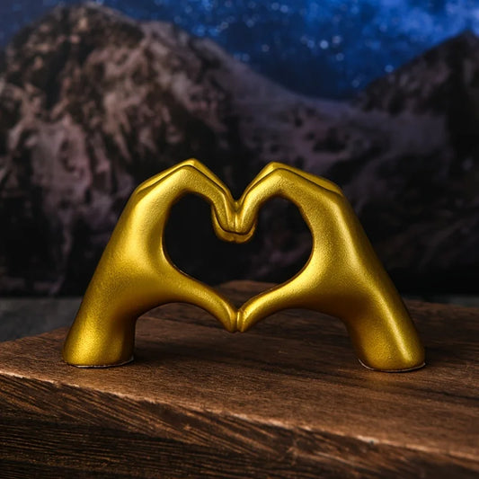 Sculpture rétro vintage de main en formes de cœur, symbolique de l'amour, déco pour étagère.
