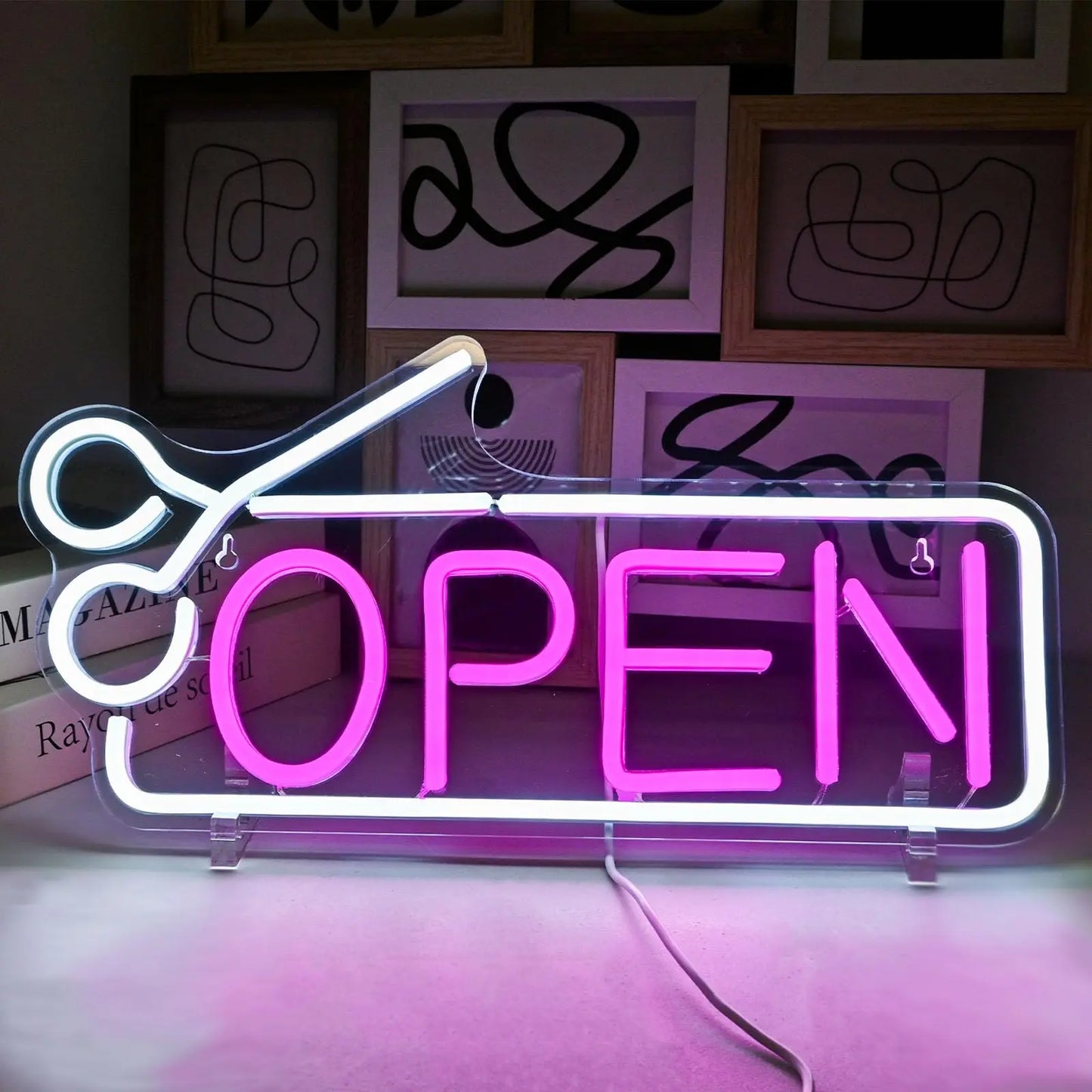 Enseignes rétro vintage néon avec lumière LED brillante, panneau publicitaire à haute visibilité..