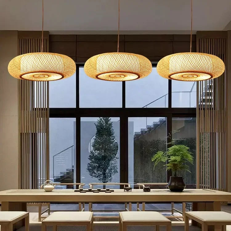 3 lustres pendant en bambou En cuisine
